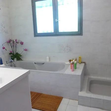 Villa Avec Piscine A Proximite Des Plages Et De La Foret Tarnos