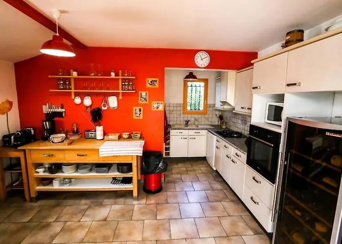 Avec Piscine A Proximite Des Plages Et De La Foret Vila